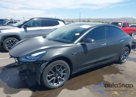 2018 Tesla Model 3 Long Range/Mid Range из США, поврежденный, VIN 5YJ3E1EA4JF021040